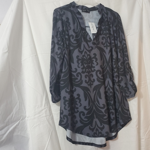 eclipse top in dark grey and black. - Picture 3 of 6